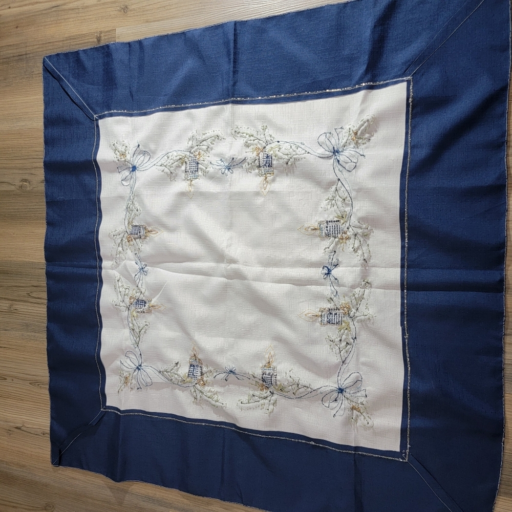33"x33" Handmade Embroidered Table Cloth Square Christmas Themed Navy And White - Picture 6 of 6